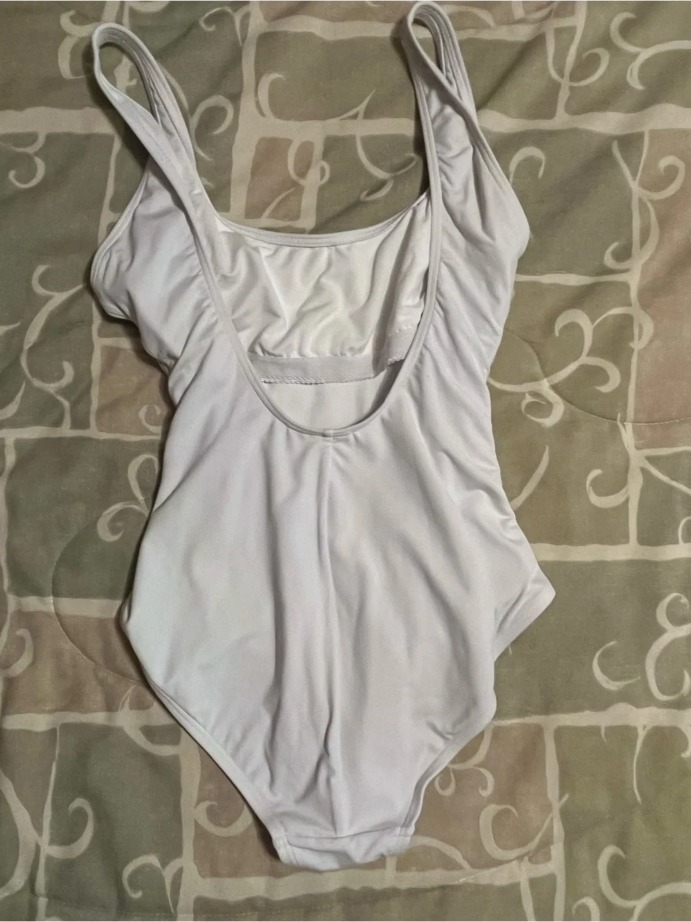 Carmen Marc Valvo Women's Solid White Ruched One-Piece Swimsuit Size 10